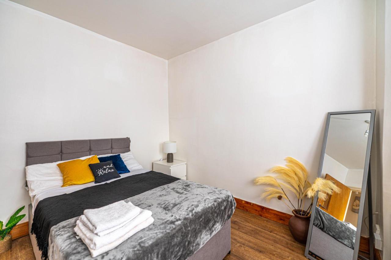 Beautiful 4 Bedrooms House, 7 Walk To Train Station Stadtteil Plumstead Exterior foto
