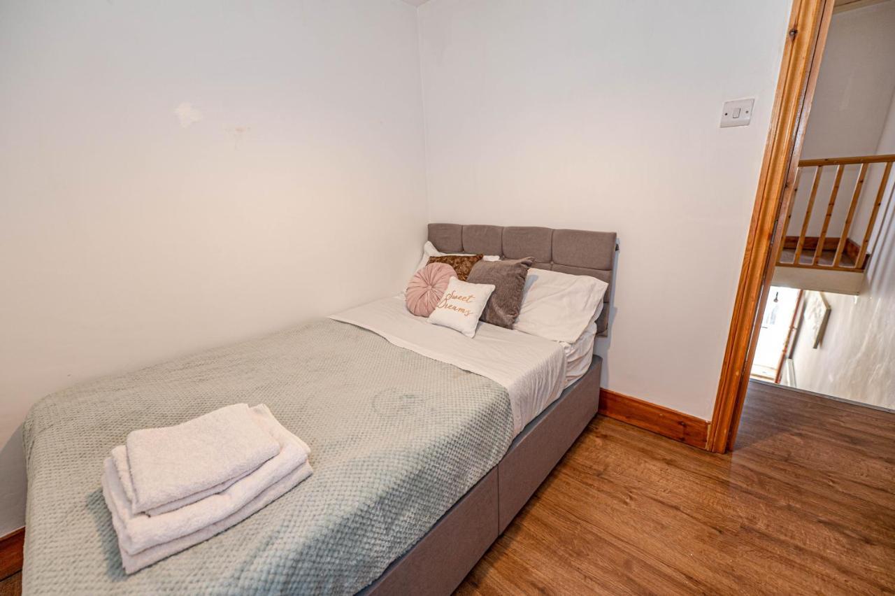 Beautiful 4 Bedrooms House, 7 Walk To Train Station Stadtteil Plumstead Exterior foto