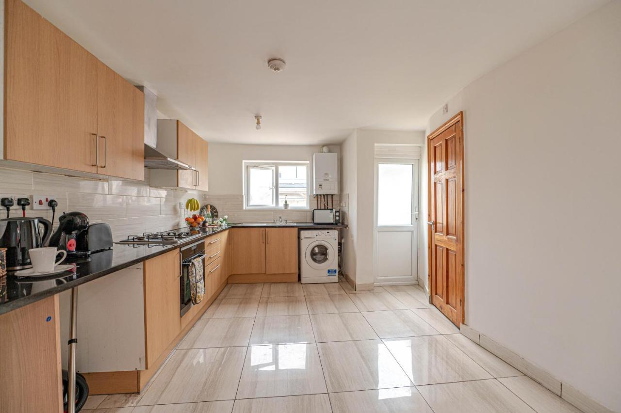 Beautiful 4 Bedrooms House, 7 Walk To Train Station Stadtteil Plumstead Exterior foto