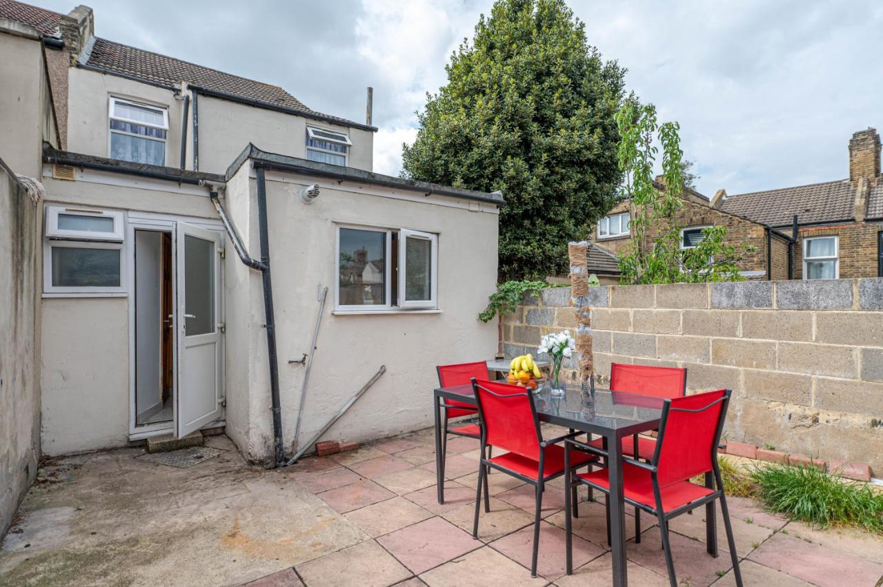 Beautiful 4 Bedrooms House, 7 Walk To Train Station Stadtteil Plumstead Exterior foto