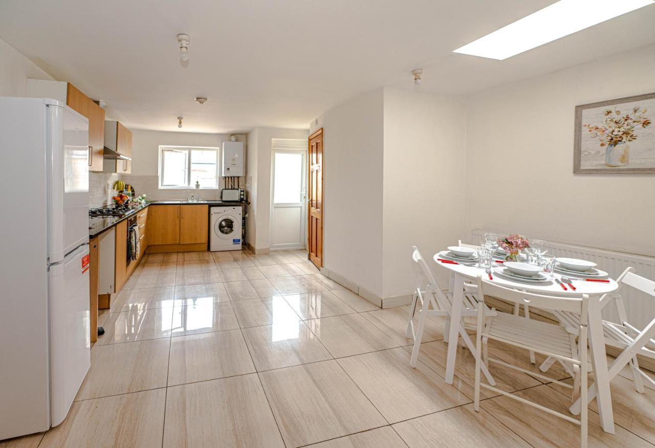 Beautiful 4 Bedrooms House, 7 Walk To Train Station Stadtteil Plumstead Exterior foto